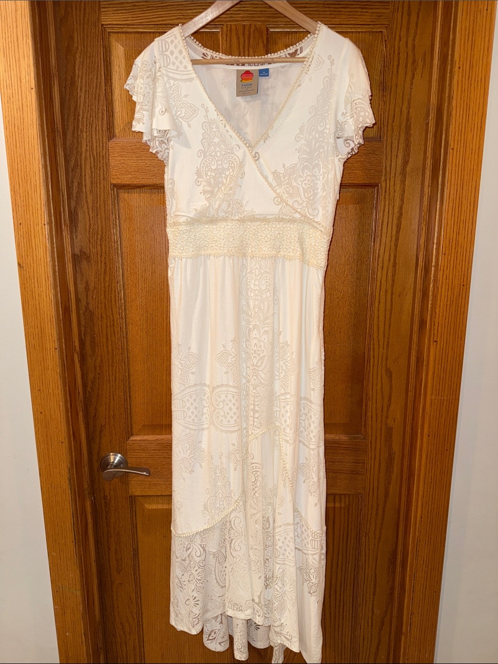 FARM Rio Cream Embroidered V‑Neck Maxi Dress - Picture 3 of 8